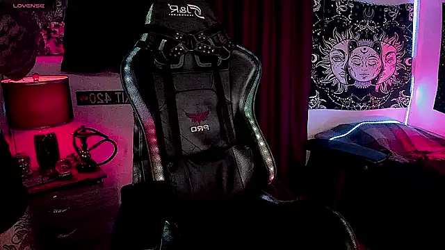 Snapshot of josh__ackerman chatting on 12.24.24 josh ackerman online show from 12.24.24