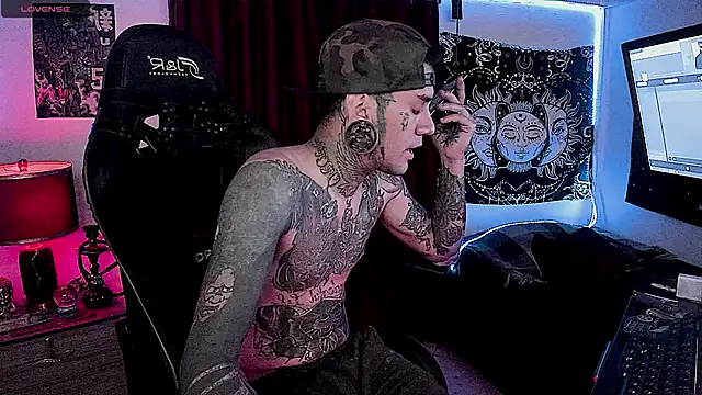 Snapshot of josh__ackerman chatting on 12.27.24 josh ackerman online show from 12.27.24