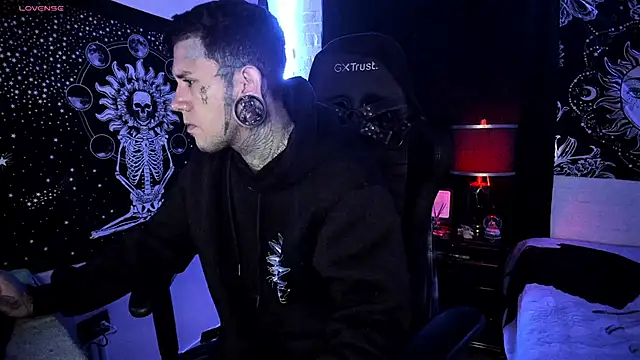 Snapshot of josh__ackerman chatting on 03.03.25 josh ackerman online show from 03.03.25