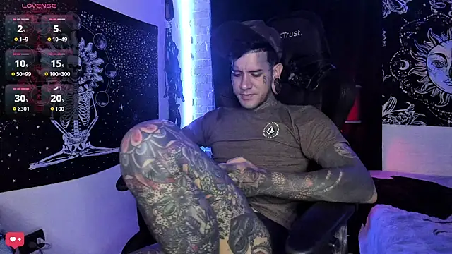 Snapshot of josh__ackerman chatting on 03.11.25 josh ackerman online show from 03.11.25