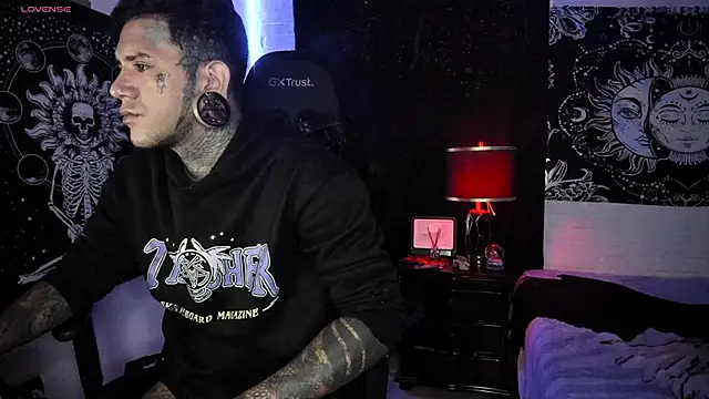 Snapshot of josh__ackerman chatting on 03.12.25 josh ackerman online show from 03.12.25