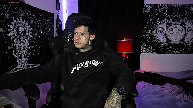 Snapshot of josh__ackerman chatting on 03.16.25 josh ackerman online show from 03.16.25