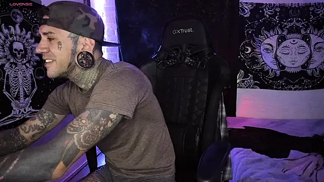 Snapshot of josh__ackerman chatting on 03.20.25 josh ackerman online show from 03.20.25