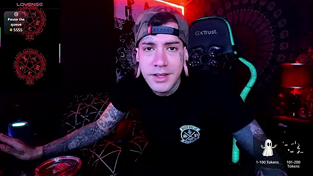 Snapshot of josh__ackerman chatting on 10.02.25 josh ackerman online show from 10.02.25