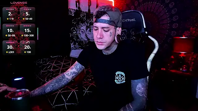 Snapshot of josh__ackerman chatting on 10.04.25 josh ackerman online show from 10.04.25