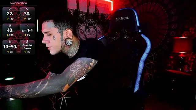 Snapshot of josh__ackerman chatting on 10.08.25 josh ackerman online show from 10.08.25