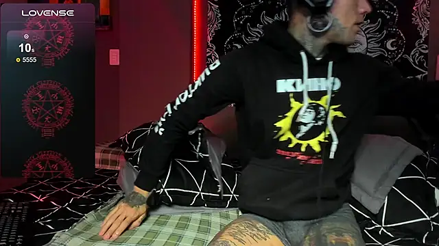 Snapshot of josh__ackerman chatting on 04.10.26 josh ackerman online show from 04.10.26