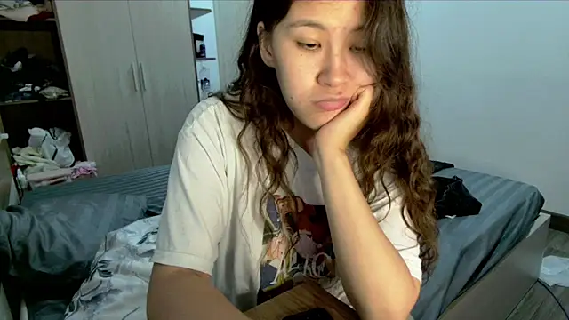 Snapshot of Riz_girl chatting on 08.05.26 Riz girl online show from 08.05.26