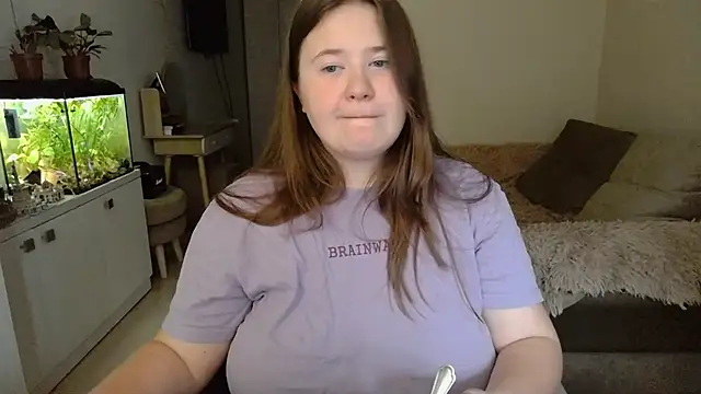 Snapshot of remirann_ chatting on 12.10.24 remirann  online show from 12.10.24