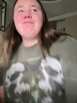 Snapshot of remirann_ chatting on 12.15.24 remirann  online show from 12.15.24