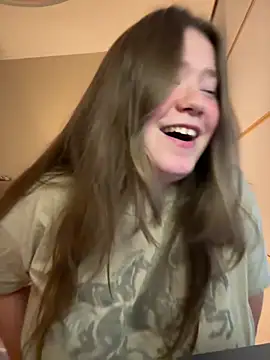 Snapshot of remirann_ chatting on 01.10.25 remirann  online show from 01.10.25