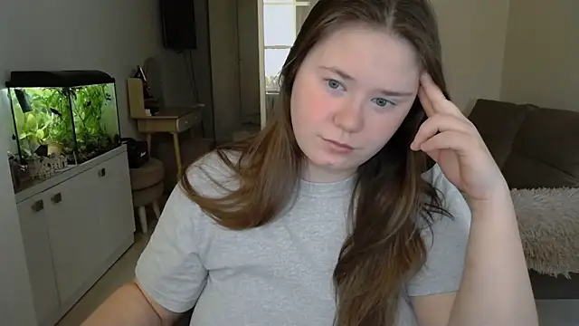 Snapshot of remirann_ chatting on 01.15.25 remirann  online show from 01.15.25