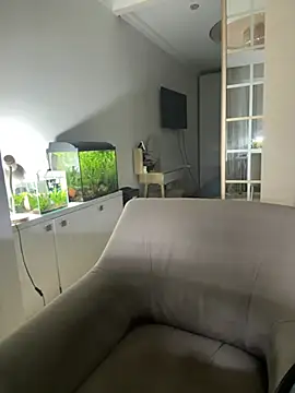 Snapshot of remirann_ chatting on 02.26.25 remirann  online show from 02.26.25