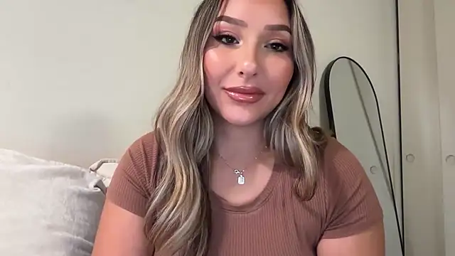 Snapshot of lustfulsmiles chatting on 09.09.25 lustfulsmiles online show from 09.09.25