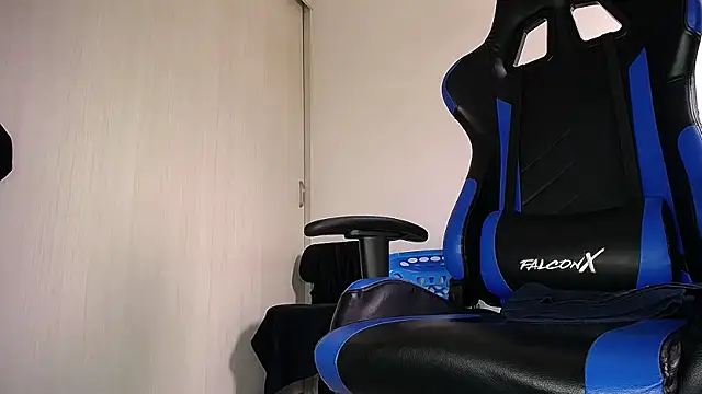 MAXJONES 2 online show from 03.29.26