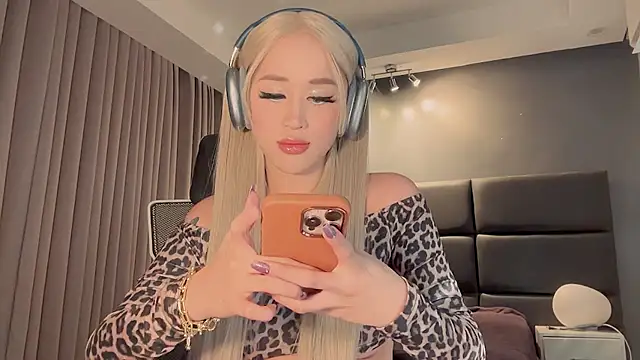 Carrie Colbyxx online show from 12.21.24