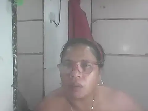 Snapshot of hotwet_mama4uxx chatting on 02.02.25 hotwet mama4uxx online show from 02.02.25