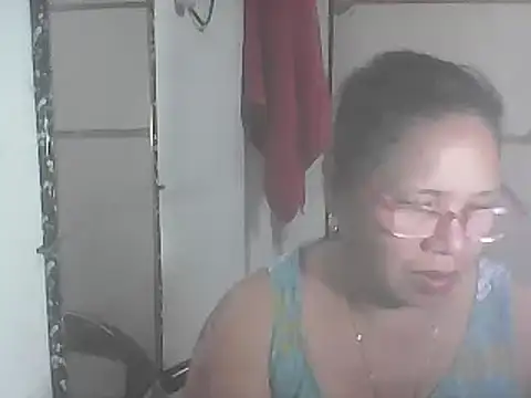 Snapshot of hotwet_mama4uxx chatting on 02.08.25 hotwet mama4uxx online show from 02.08.25