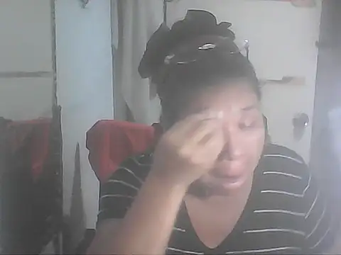 Snapshot of hotwet_mama4uxx chatting on 10.12.25 hotwet mama4uxx online show from 10.12.25