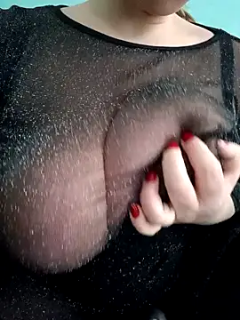 Snapshot of Emma96_hot chatting on 12.19.24 Emma96 hot online show from 12.19.24
