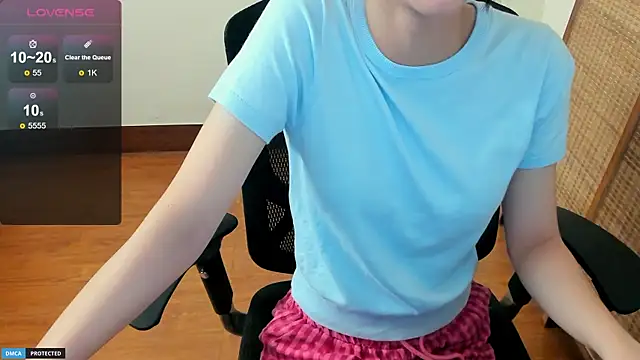 Snapshot of Ayase_momo chatting on 06.14.26 Ayase momo online show from 06.14.26