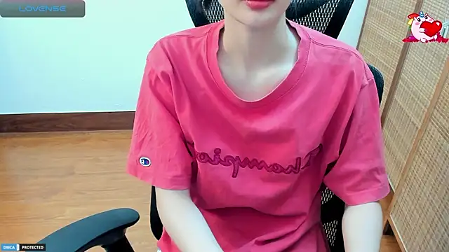 Snapshot of Ayase_momo chatting on 06.18.26 Ayase momo online show from 06.18.26