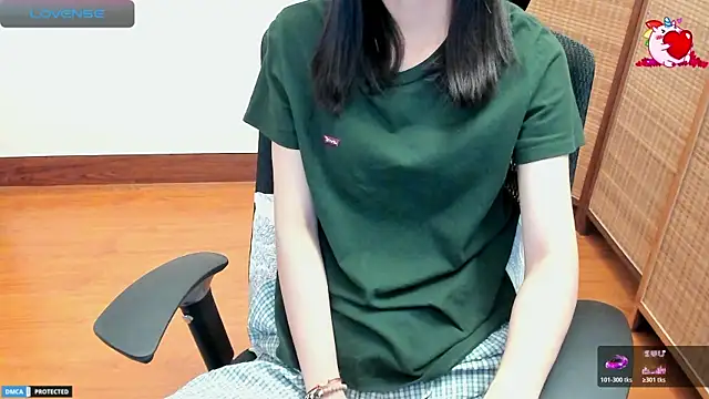 Snapshot of Ayase_momo chatting on 06.24.26 Ayase momo online show from 06.24.26