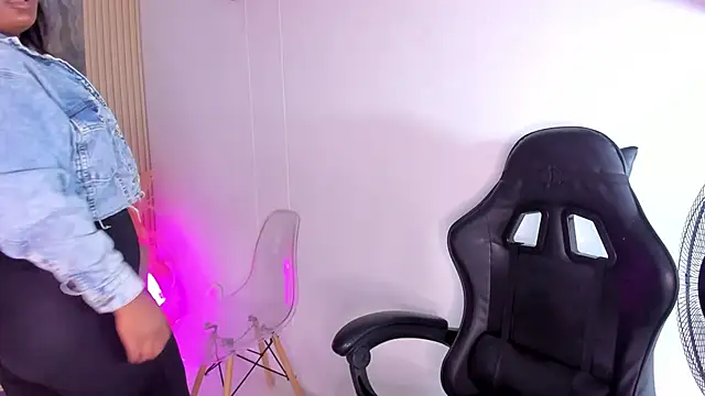 Rianamanson online show from 09.24.25