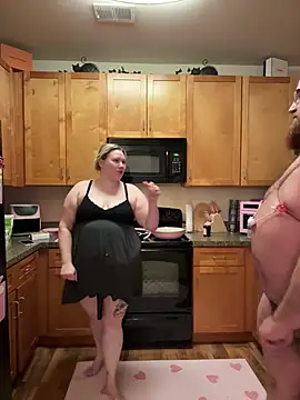 PiggyRose online show from 01.08.26