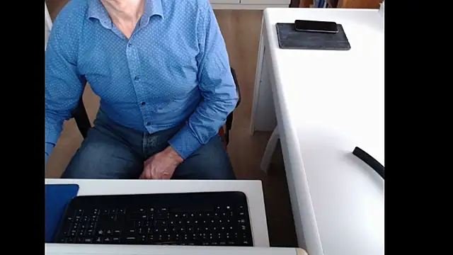 Snapshot of dutchpornking chatting on 10.11.25 dutchpornking online show from 10.11.25