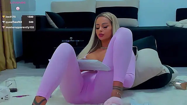 Snapshot of MelanieLexxx chatting on 01.01.25 MelanieLexxx online show from 01.01.25