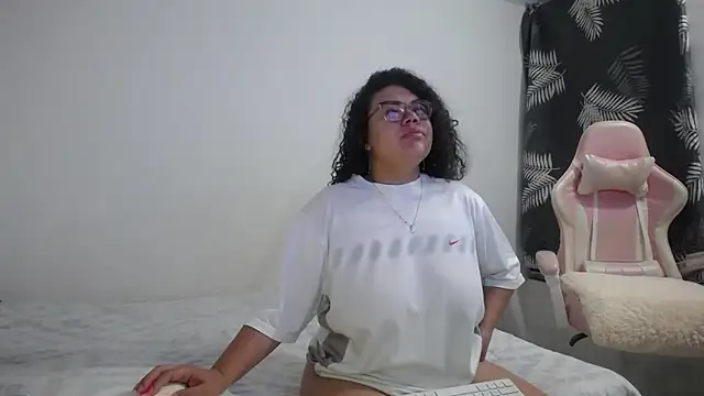 mabigomez00 online show from 11.04.25