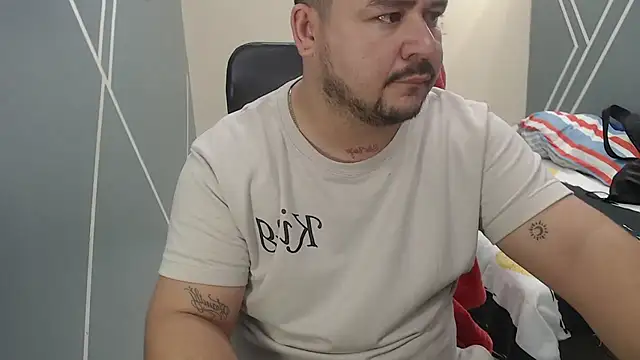 Snapshot of oso_dirty_ chatting on 01.22.25 oso dirty  online show from 01.22.25