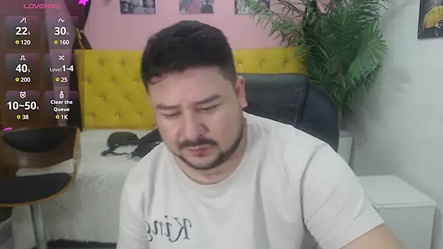 Snapshot of oso_dirty_ chatting on 03.02.25 oso dirty  online show from 03.02.25