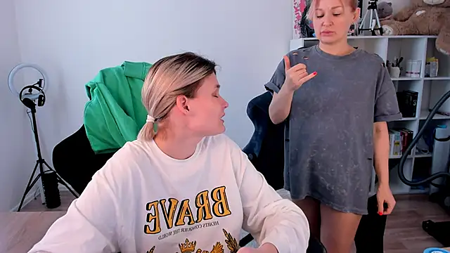 hotblonds online show from 02.19.26