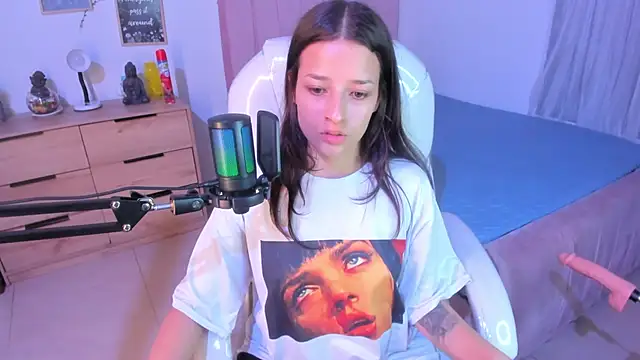 Amaia Daniells online show from 02.05.25