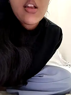 Annerae online show from 03.18.25