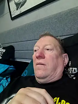 tomtom111111 online show from 10.18.25