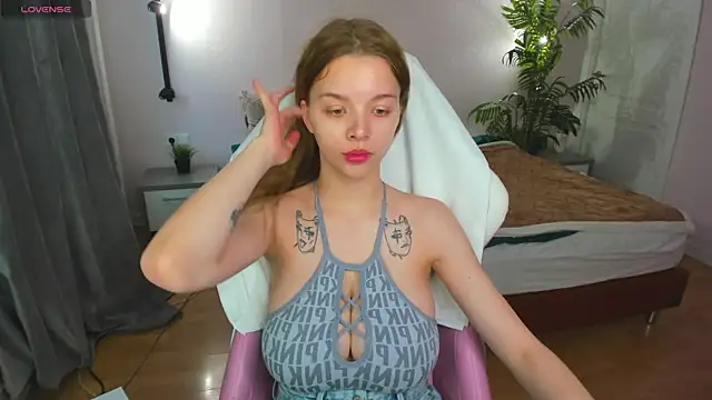 Lesya Flin online show from 10.29.25