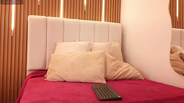 KimSensual  online show from 04.30.26