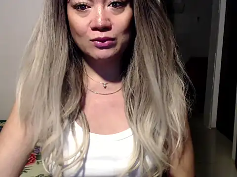 Snapshot of cum2mama chatting on 09.08.25 cum2mama online show from 09.08.25