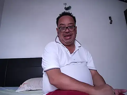 Snapshot of djtomxxx2777 chatting on 06.20.26 djtomxxx2777 online show from 06.20.26