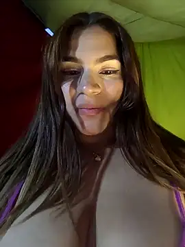 Snapshot of SexyFriends_ chatting on 02.18.25 SexyFriends online show from 02.18.25