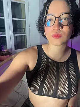 Snapshot of Lauyako chatting on 05.16.26 Lauyako online show from 05.16.26