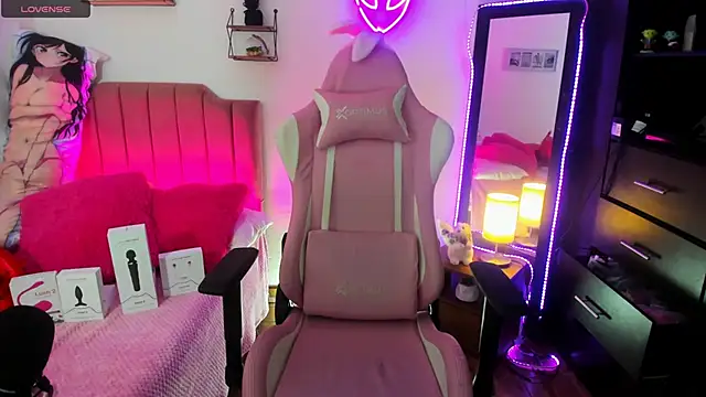 Snapshot of lilly_sweett chatting on 01.13.25 lilly sweett online show from 01.13.25