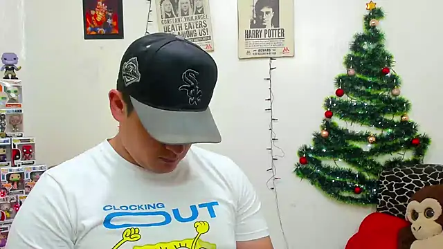 Snapshot of ney_22 chatting on 12.19.24 ney 22 online show from 12.19.24