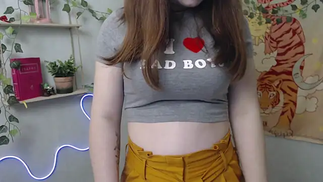 VeryVeryVeryShy  online show from 04.11.26