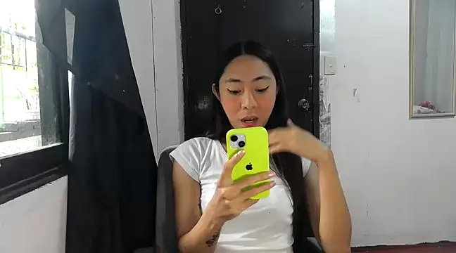 Snapshot of ErikaJayne4u chatting on 01.07.25 ErikaJayne4u online show from 01.07.25