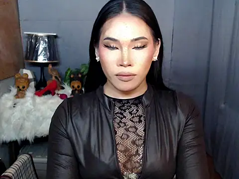 Ur Fantastic Lina online show from 03.19.26