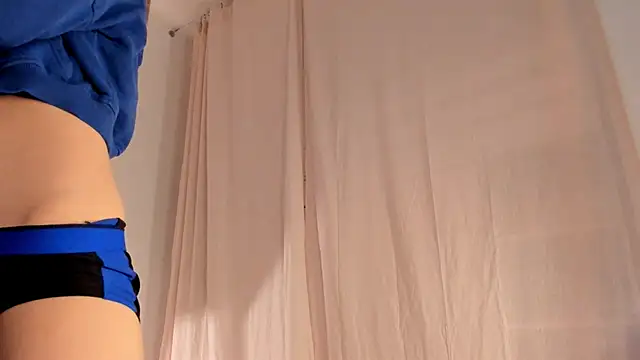 Snapshot of hee_jeen chatting on 01.24.25 hee jeen online show from 01.24.25